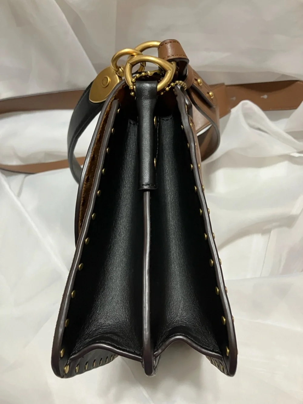 Beat Bag Colorblock Gold Rivets - Picture 4 of 11